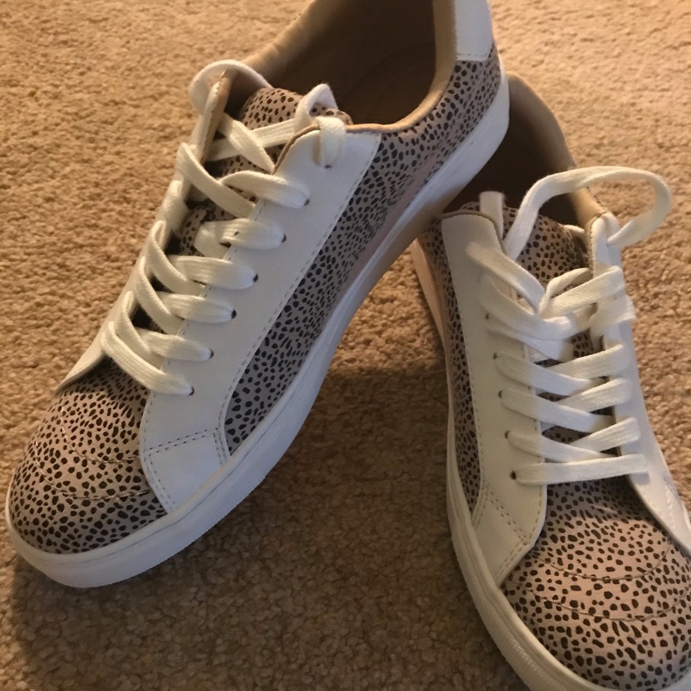 A New Day Madison Sneaker 11m